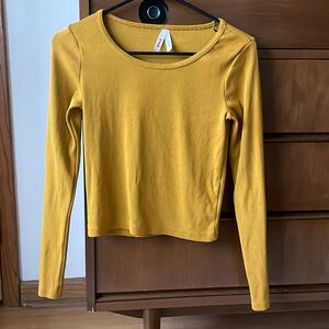 Pact ribbed tee size small